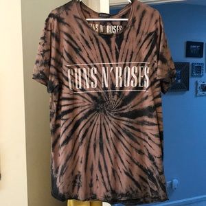 H&M Men’s Guns N Roses Distressed Wise Neck Tshirt